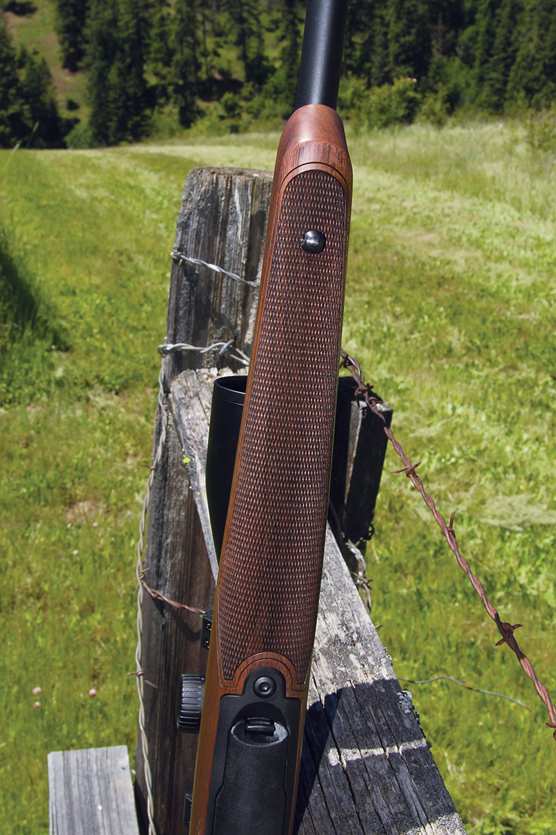 The grade 1 black walnut stock of Browning X-Bolt 2 Hunter includes 18 line-per-inch laser checkering in the forearm and grip areas. This is a bordered, wraparound design that is handsome and quite functional.